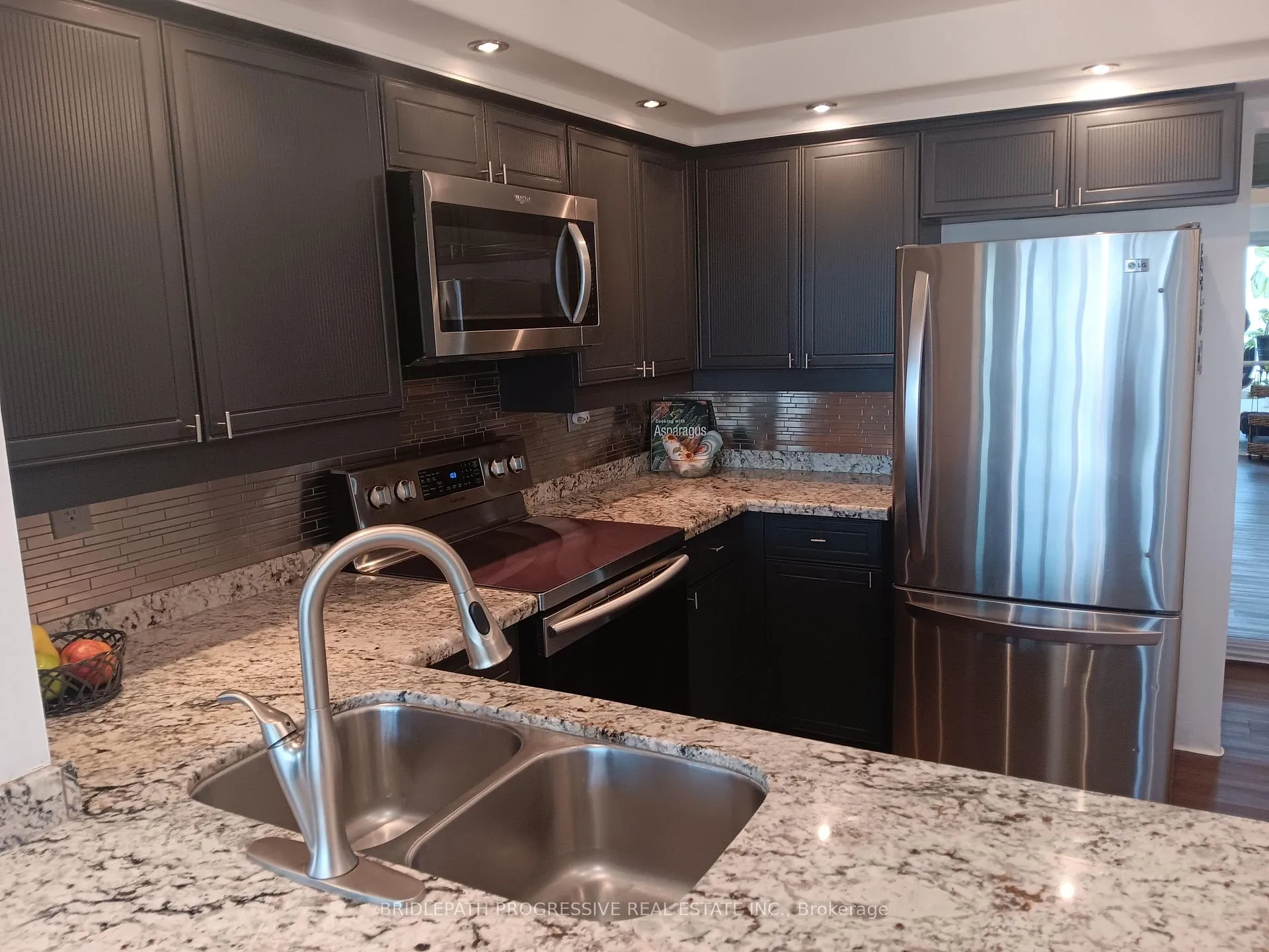 Photo 8 of Unit 1505, 7300 Yonge Street, Vaughan, Crestwood-Springfarm-Yorkhill — HOMEH