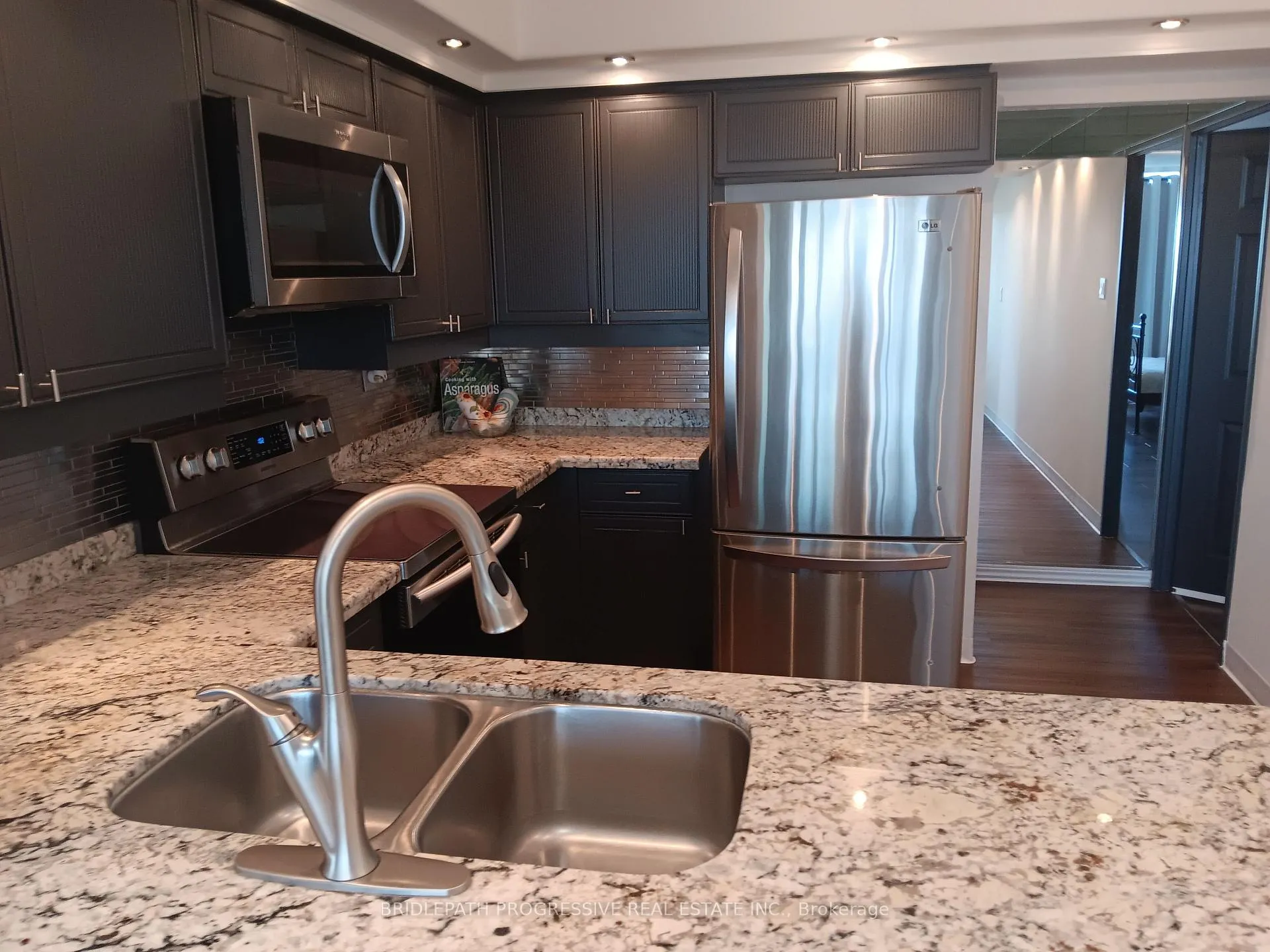 Photo 9 of Unit 1505, 7300 Yonge Street, Vaughan, Crestwood-Springfarm-Yorkhill — HOMEH