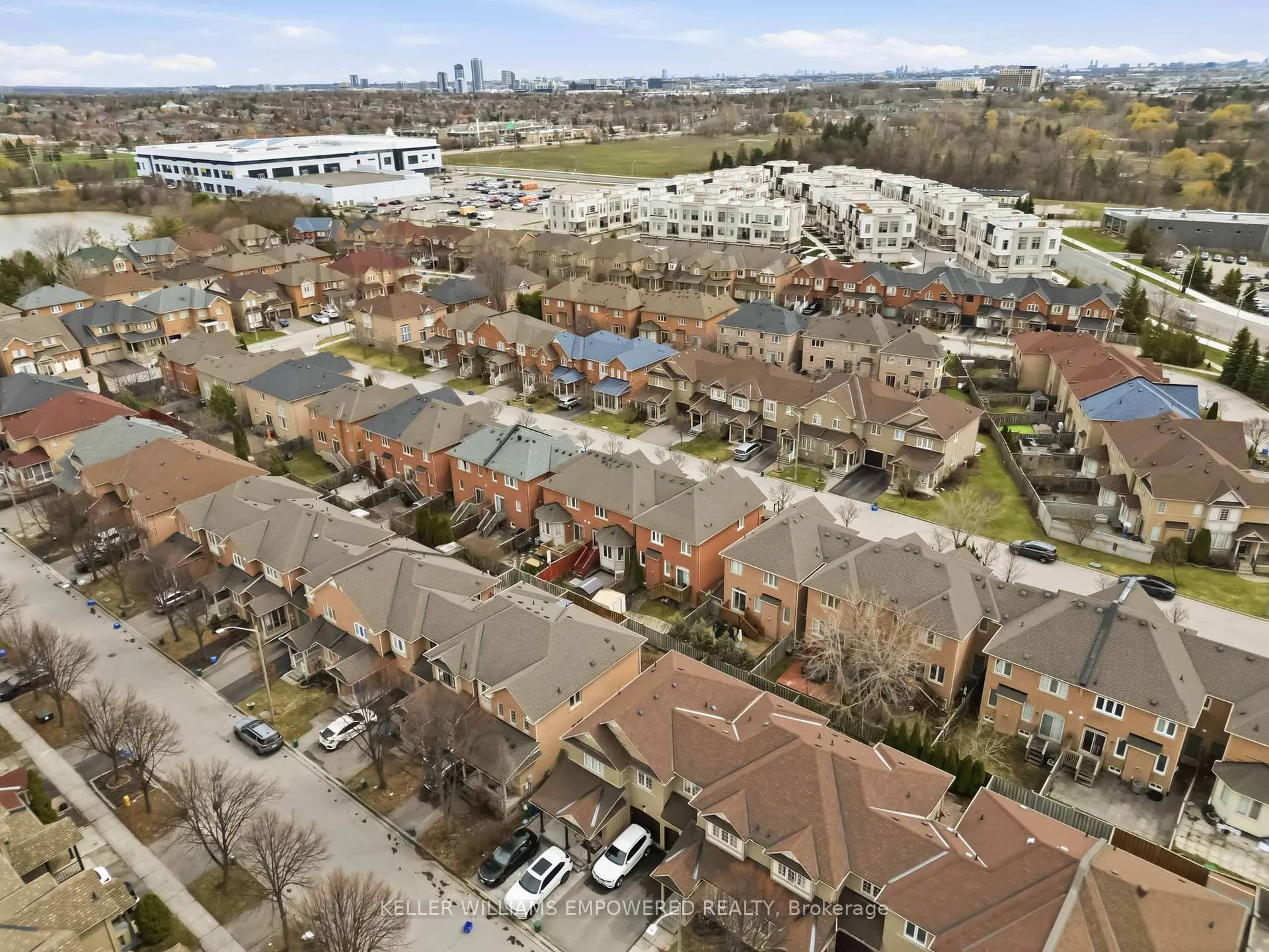 Photo 3 of 121 Hopecrest Road, Markham, Cachet — HOMEH