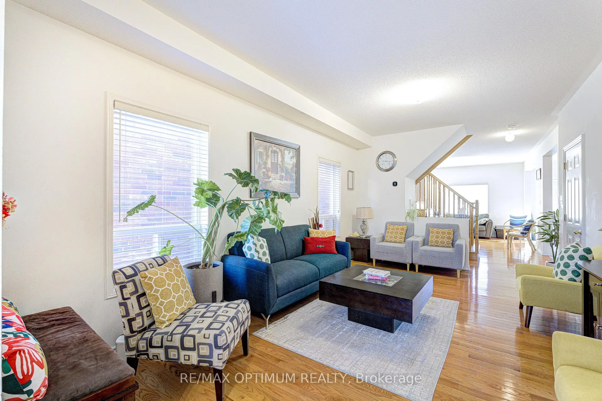 Photo 5 of 77 Personna Circle, Brampton, Credit Valley — HOMEH