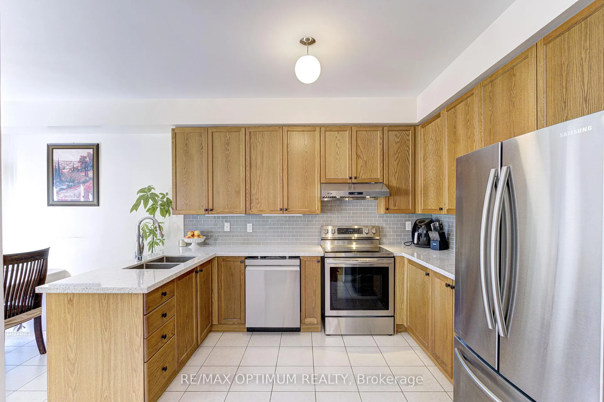 Photo 9 of 77 Personna Circle, Brampton, Credit Valley — HOMEH