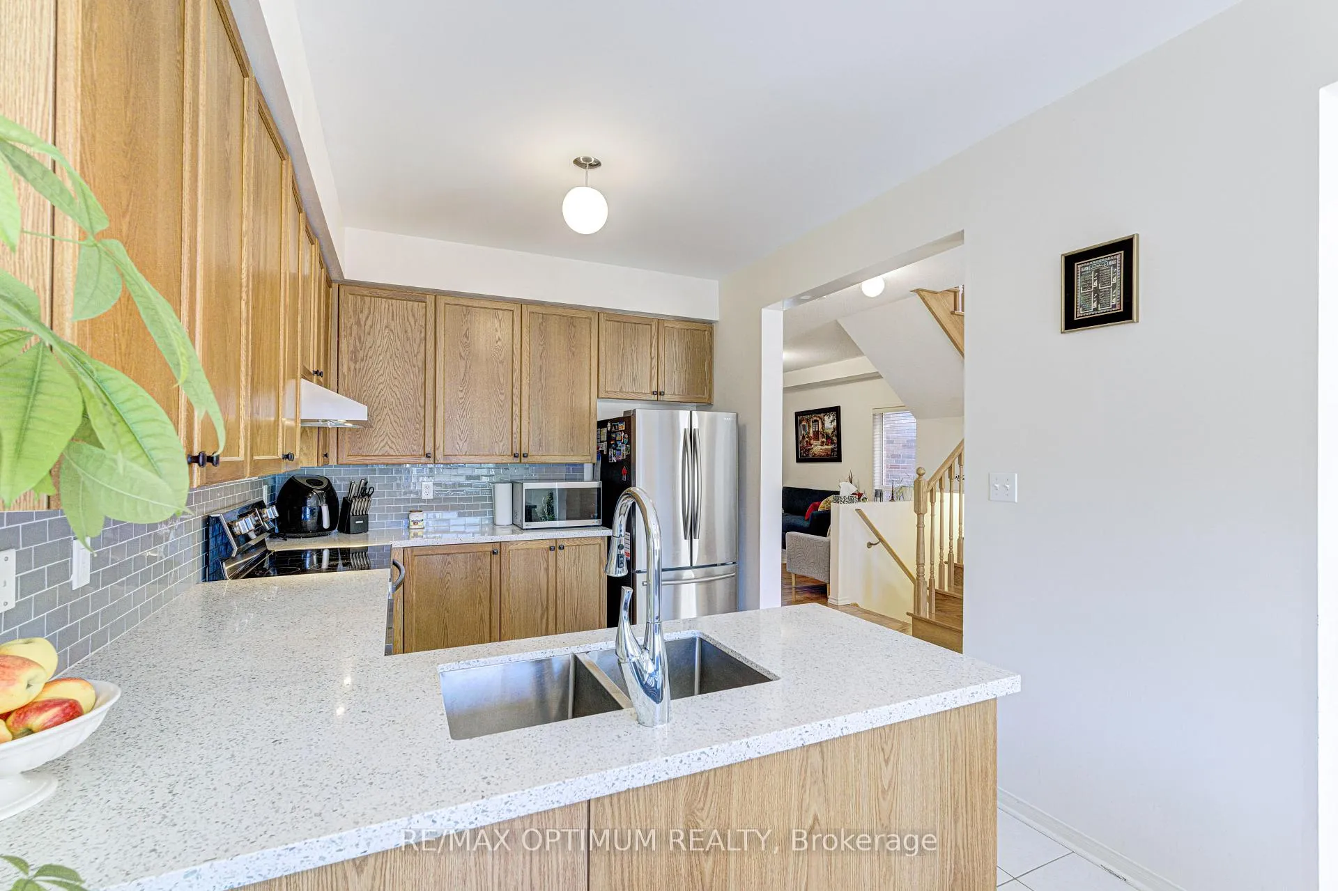 Photo 11 of 77 Personna Circle, Brampton, Credit Valley — HOMEH