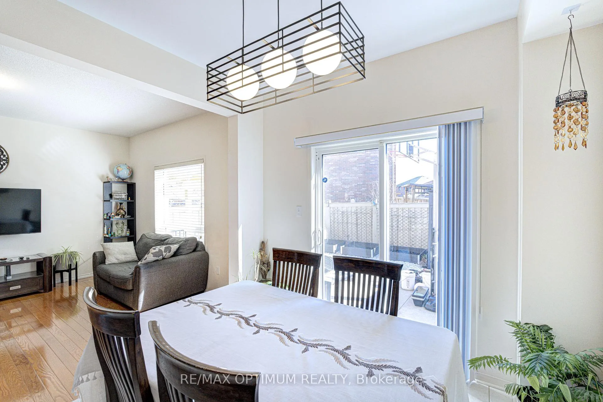 Photo 15 of 77 Personna Circle, Brampton, Credit Valley — HOMEH