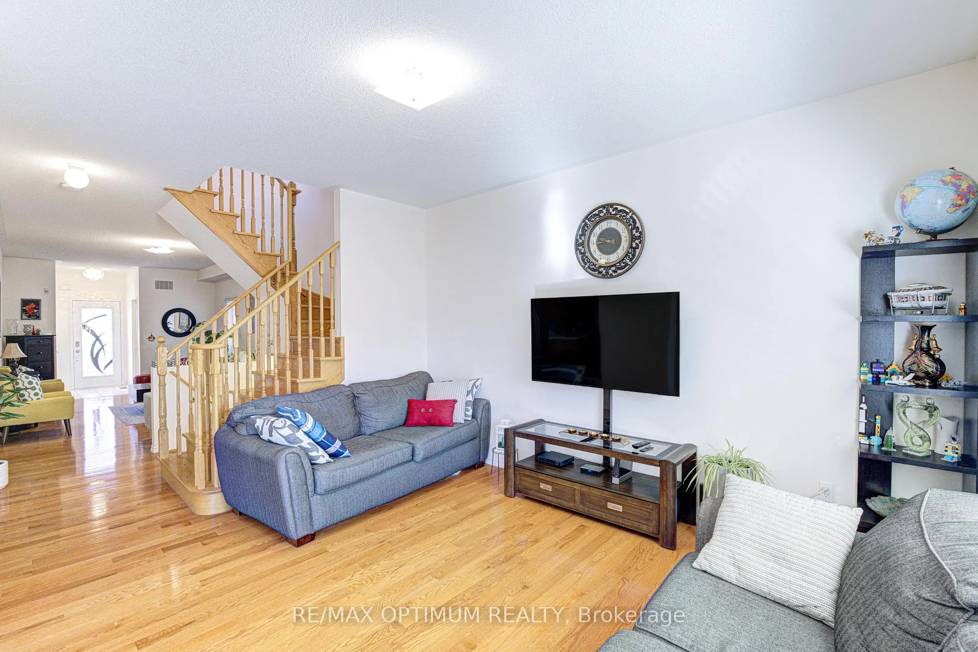 Photo 17 of 77 Personna Circle, Brampton, Credit Valley — HOMEH