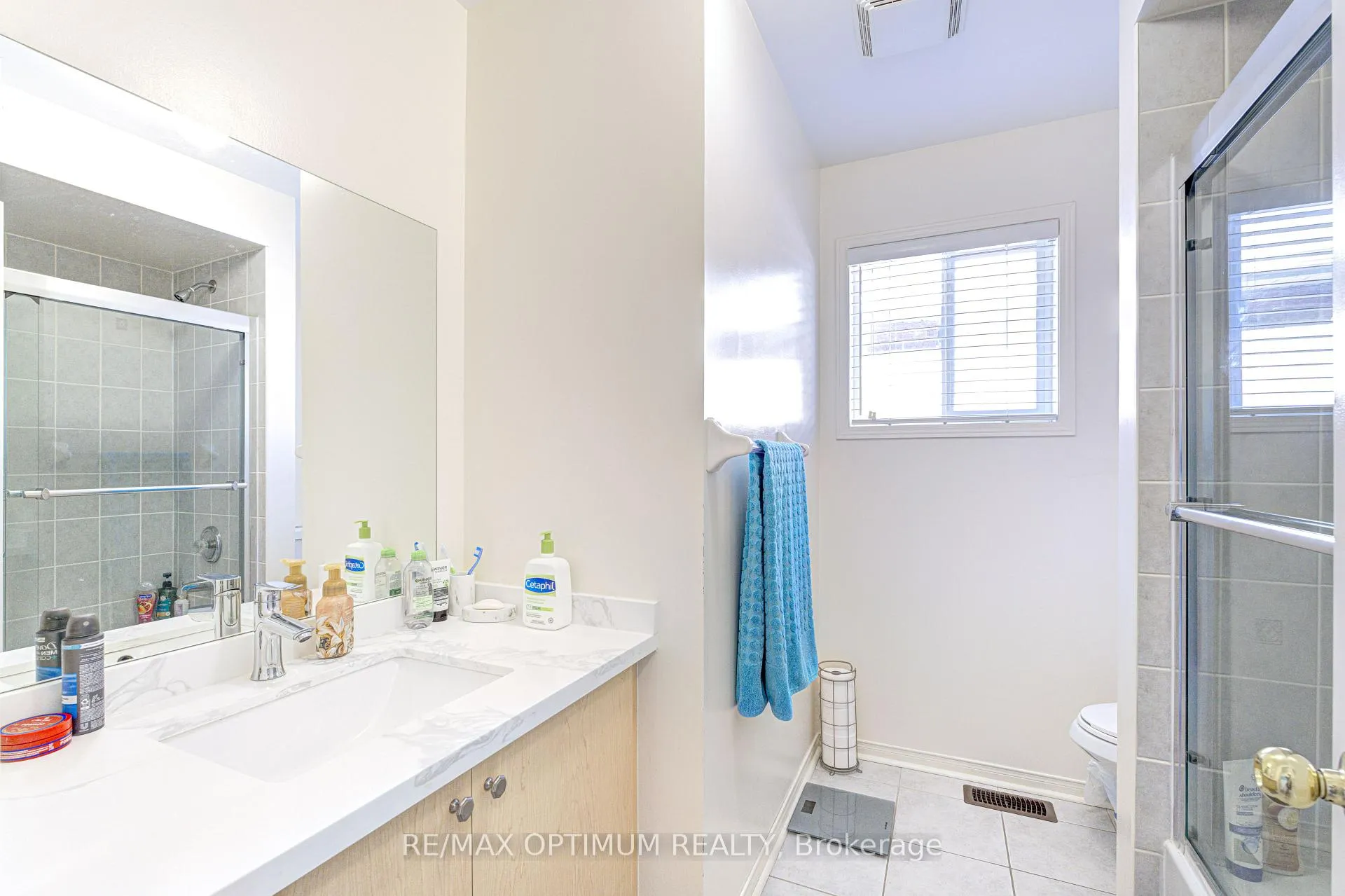 Photo 30 of 77 Personna Circle, Brampton, Credit Valley — HOMEH