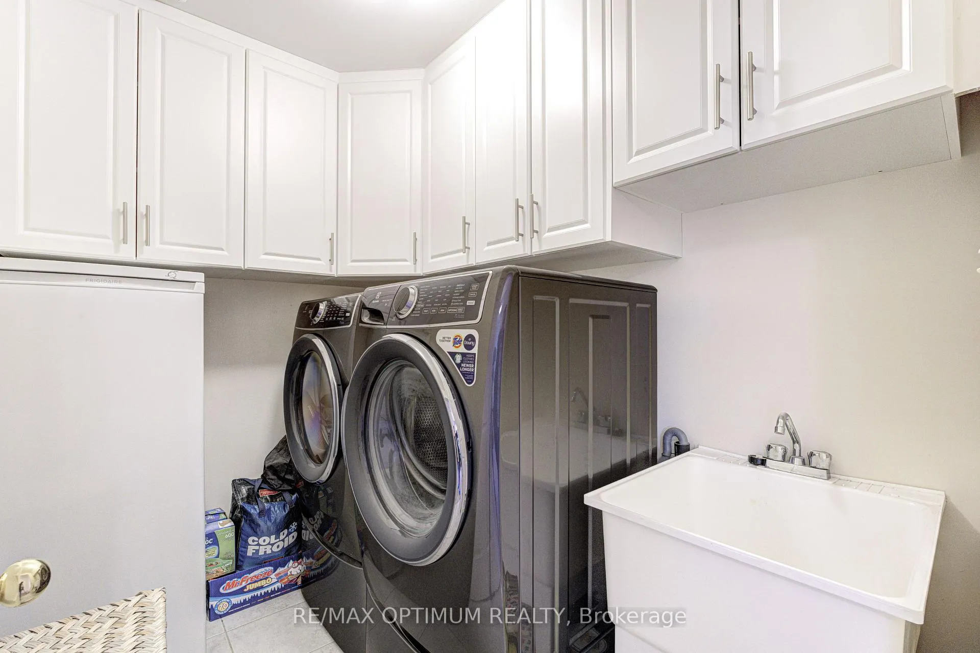 Photo 35 of 77 Personna Circle, Brampton, Credit Valley — HOMEH