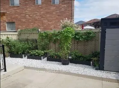 Photo 41 of 77 Personna Circle, Brampton, Credit Valley — HOMEH