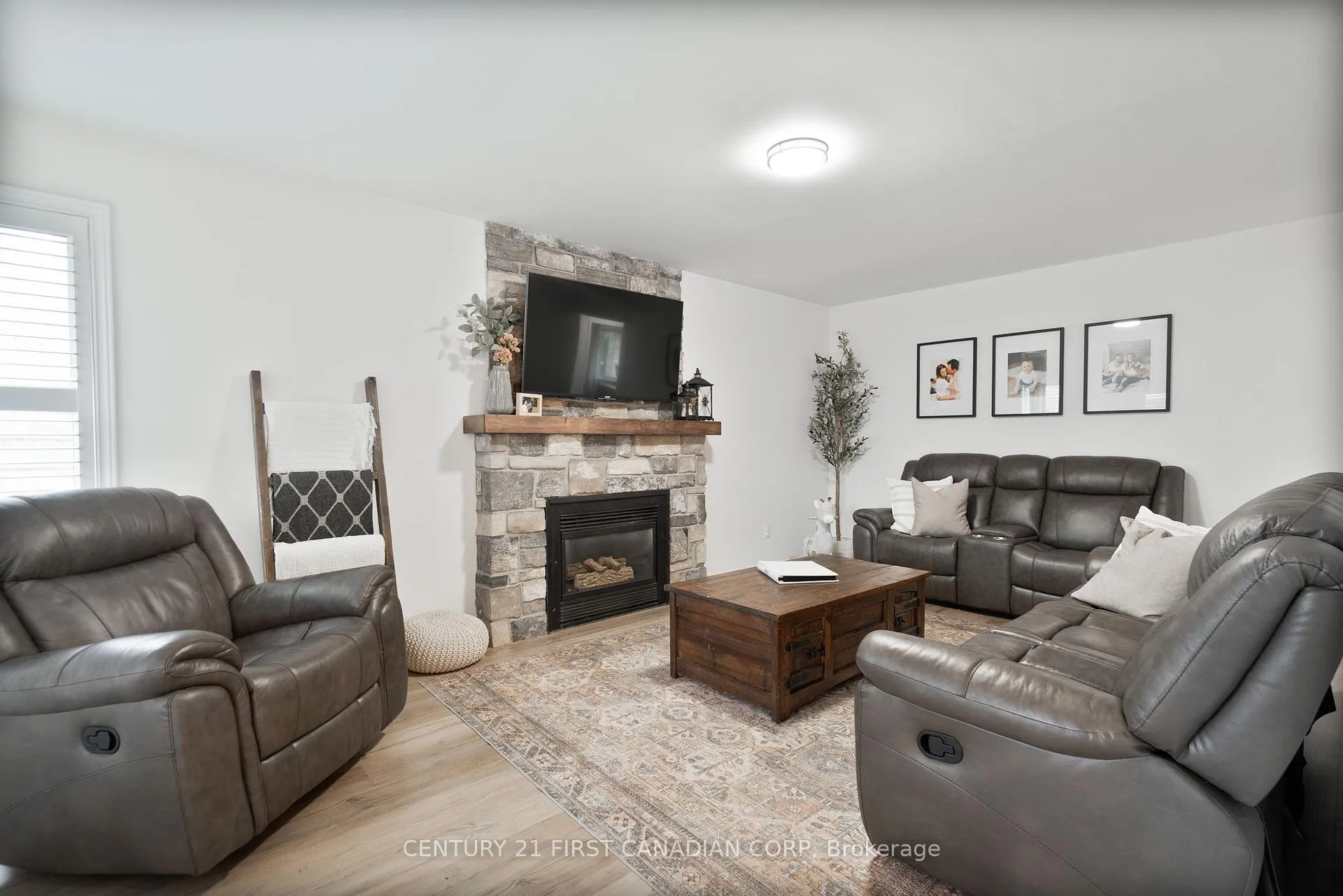 Photo 21 of 17 Allison Court, Strathroy-Caradoc, NE — HOMEH