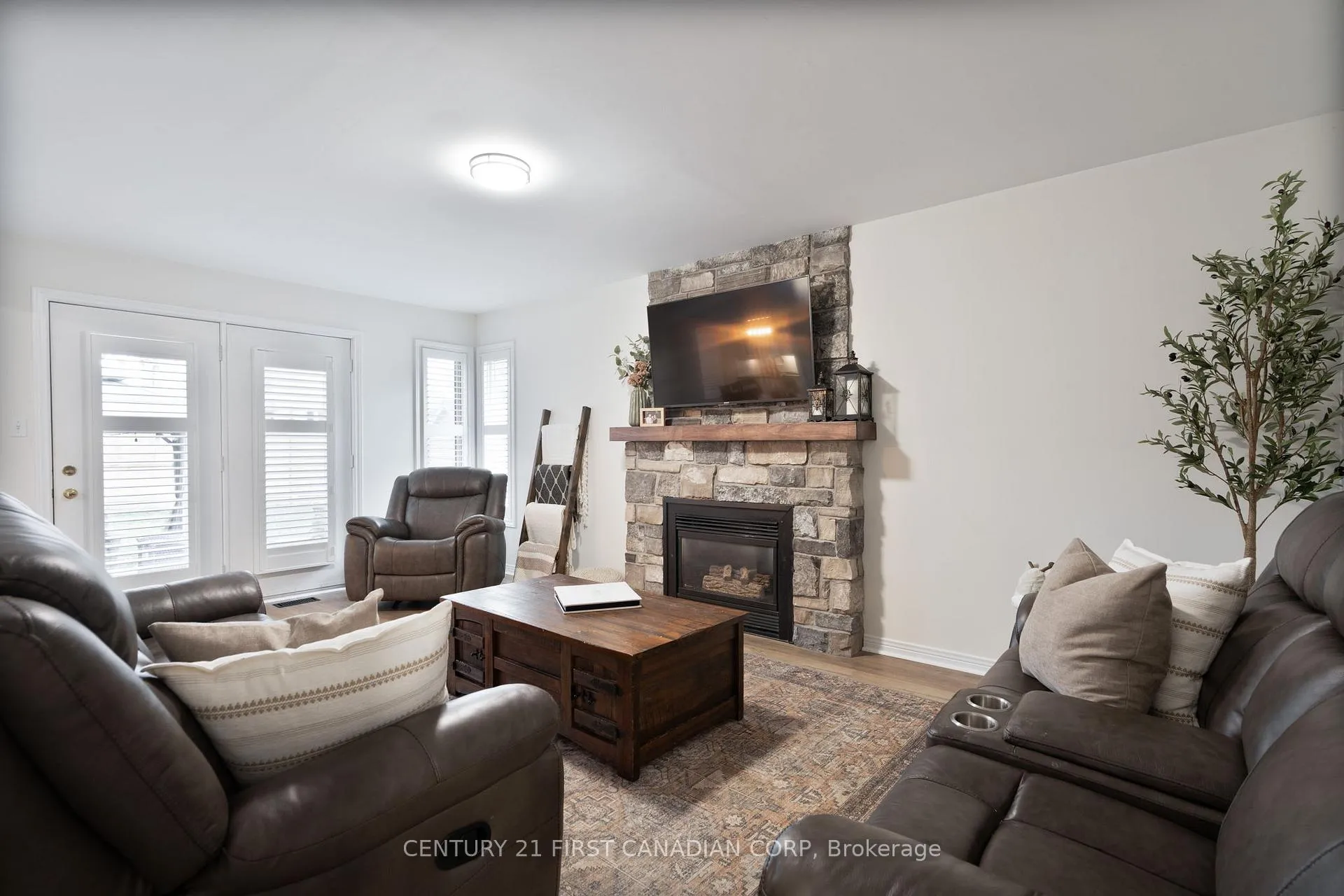 Photo 23 of 17 Allison Court, Strathroy-Caradoc, NE — HOMEH