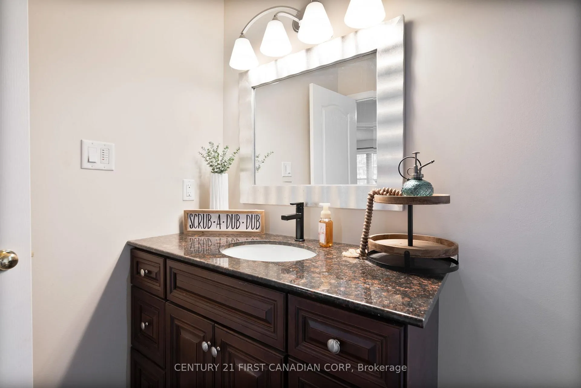 Photo 28 of 17 Allison Court, Strathroy-Caradoc, NE — HOMEH
