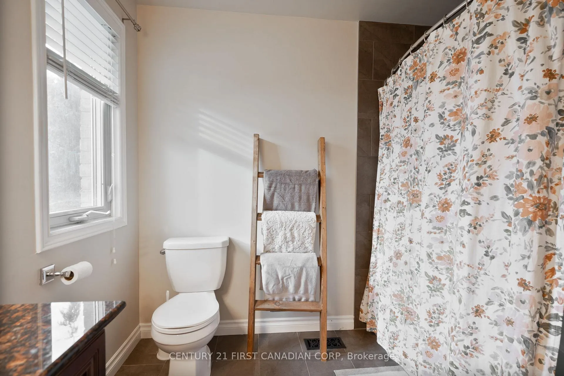 Photo 29 of 17 Allison Court, Strathroy-Caradoc, NE — HOMEH