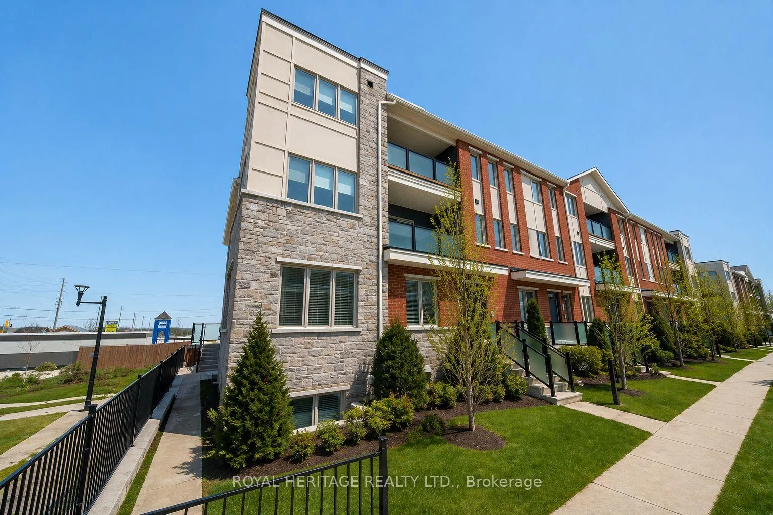 Photo 2 of Unit 512, 1148 Dragonfly Avenue, Pickering, Rural Pickering — HOMEH
