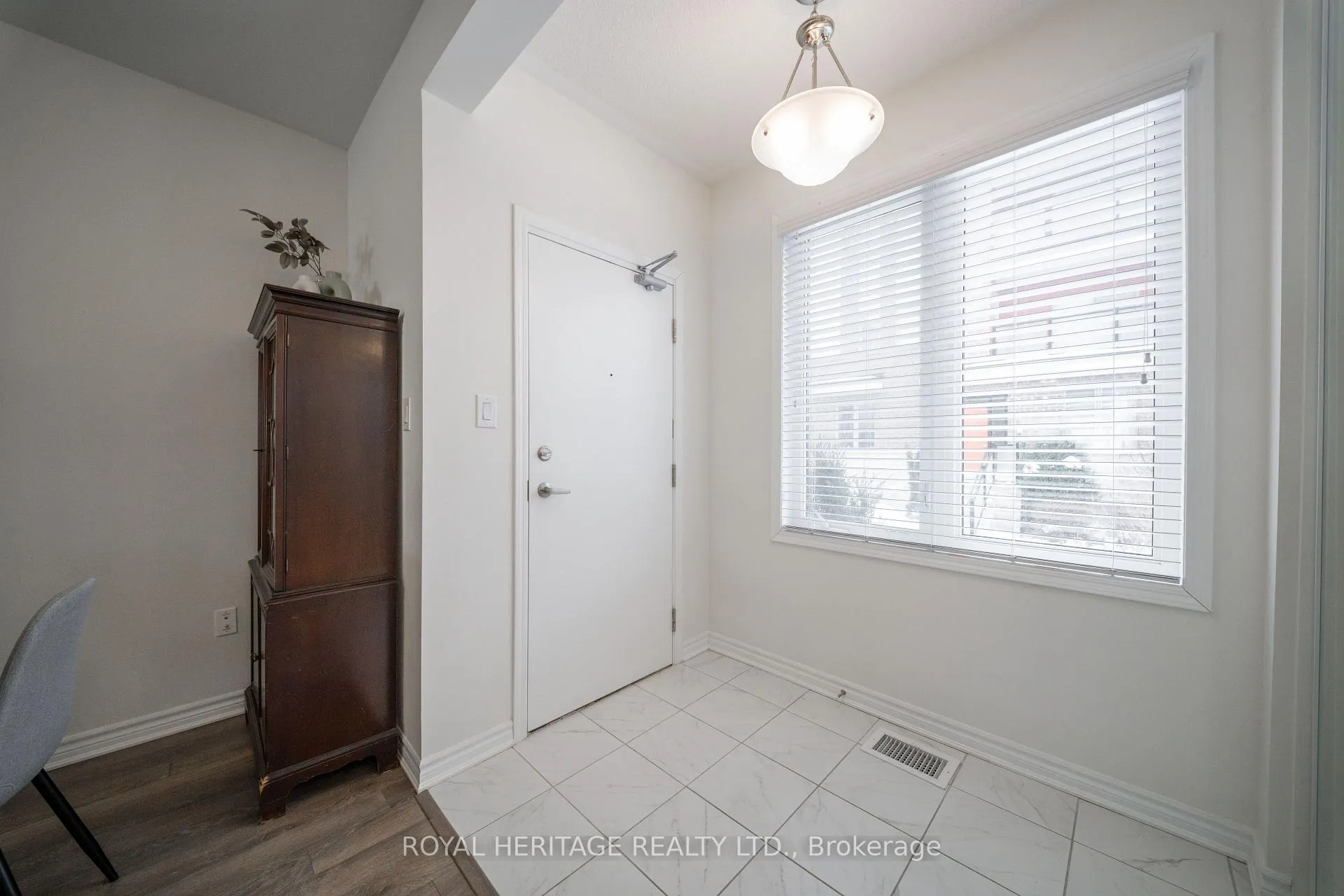 Photo 4 of Unit 512, 1148 Dragonfly Avenue, Pickering, Rural Pickering — HOMEH