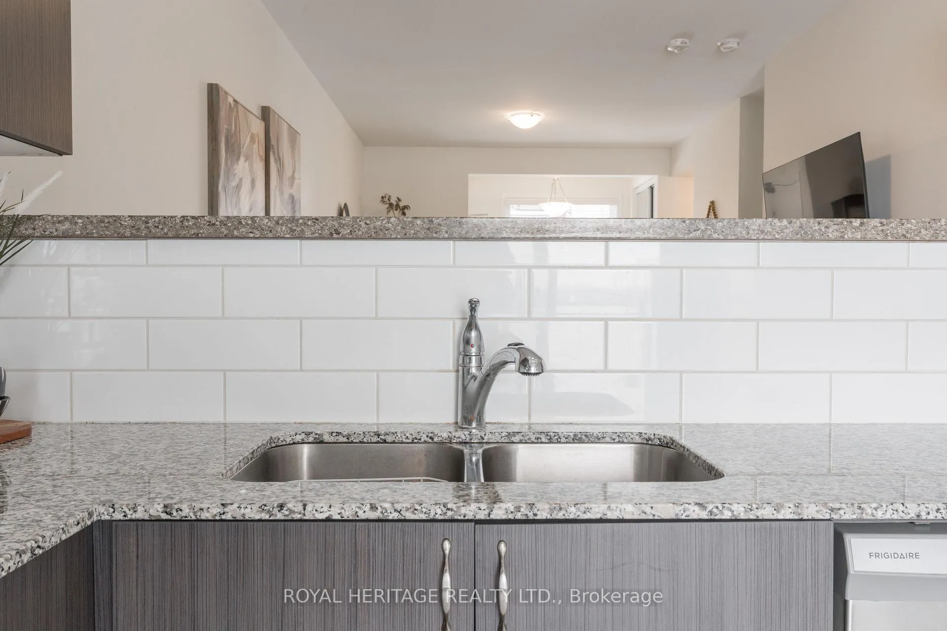 Photo 13 of Unit 512, 1148 Dragonfly Avenue, Pickering, Rural Pickering — HOMEH