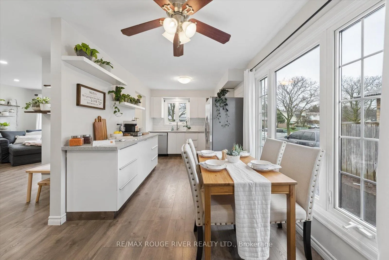 Photo 6 of 43 Ormond Drive, Oshawa, Samac — HOMEH