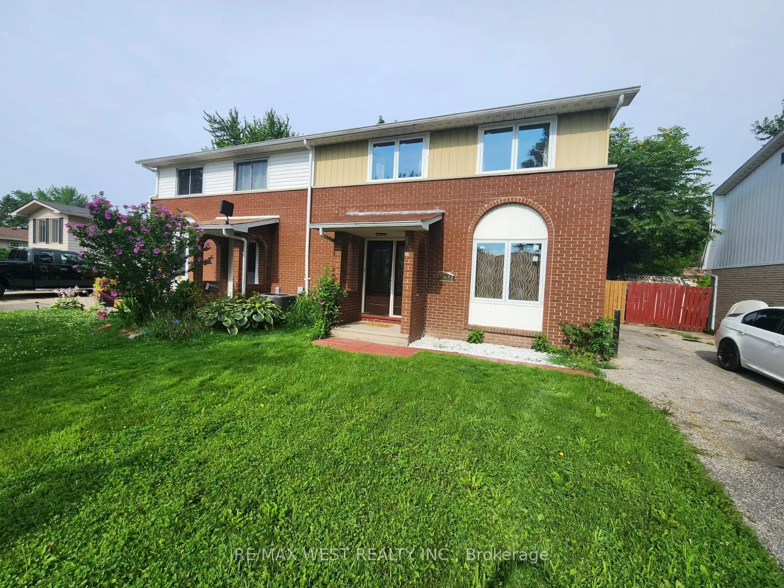 Photo 1 of 10658 Atwater Crescent, Windsor — HOMEH