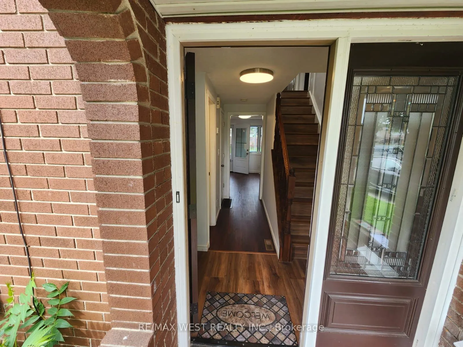 Photo 4 of 10658 Atwater Crescent, Windsor — HOMEH