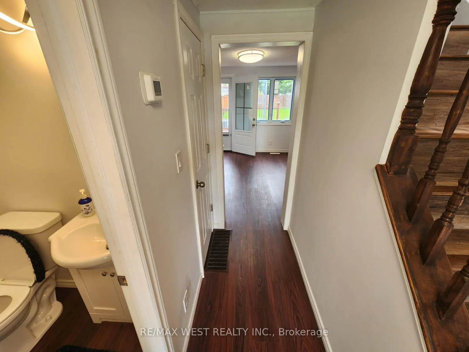 Photo 8 of 10658 Atwater Crescent, Windsor — HOMEH