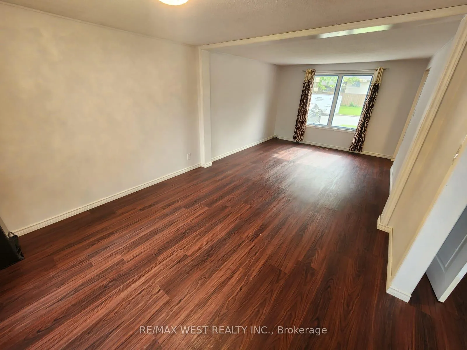 Photo 14 of 10658 Atwater Crescent, Windsor — HOMEH