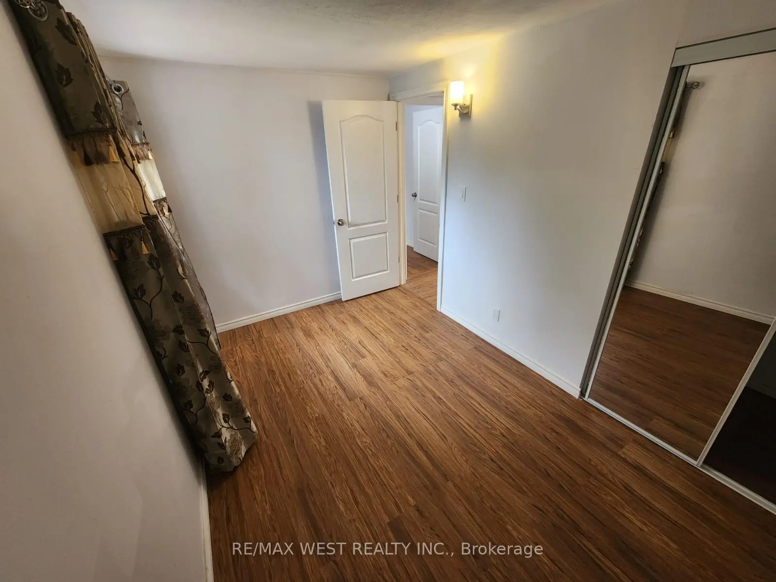 Photo 19 of 10658 Atwater Crescent, Windsor — HOMEH