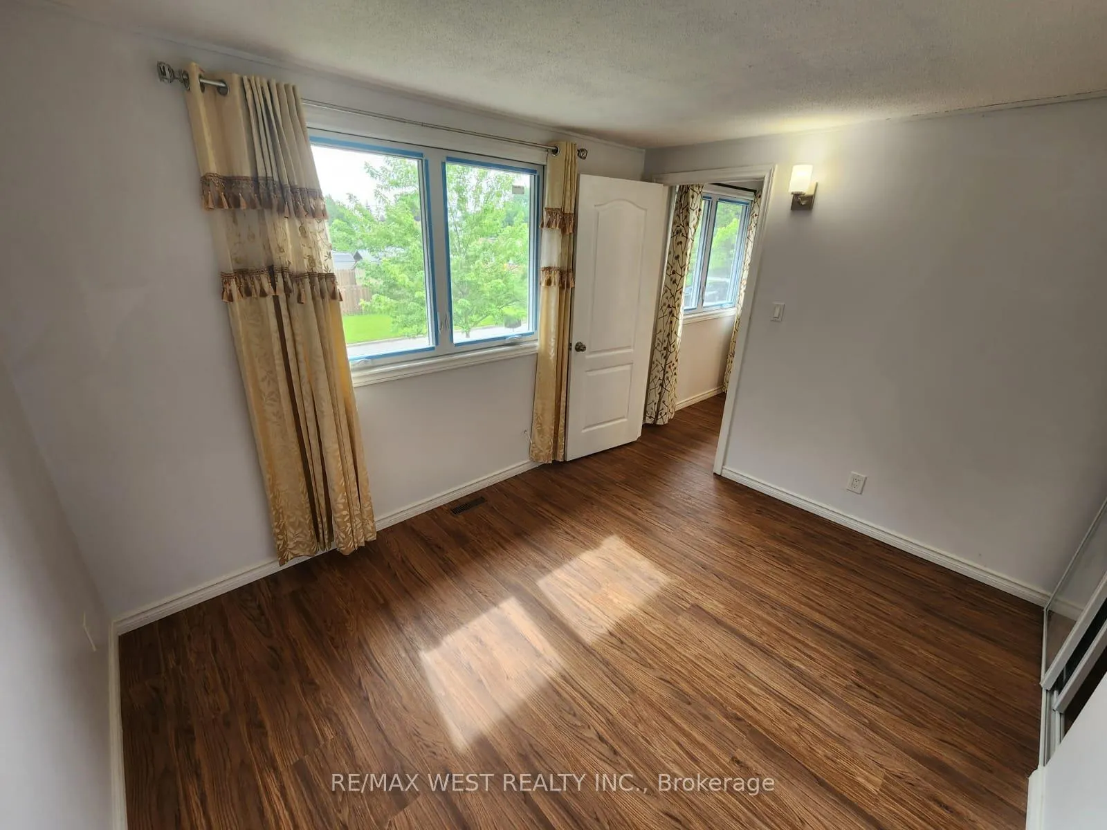 Photo 25 of 10658 Atwater Crescent, Windsor — HOMEH
