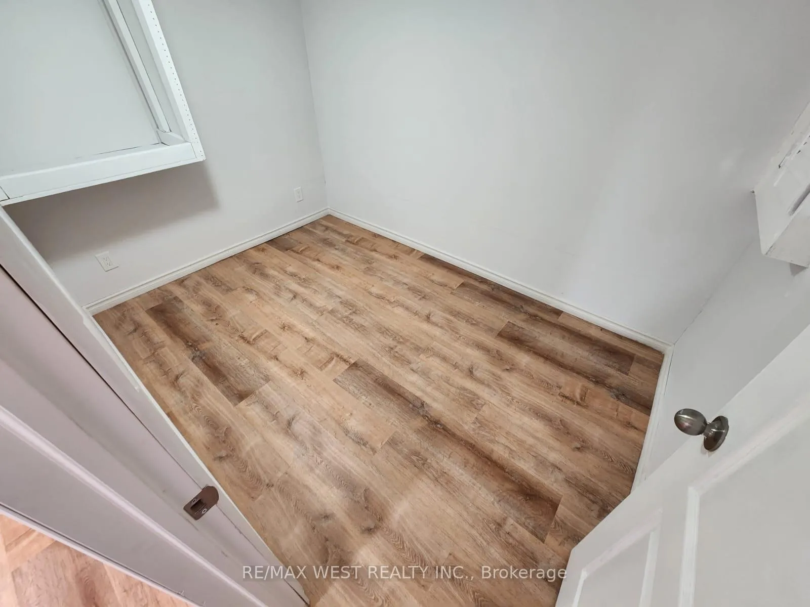 Photo 28 of 10658 Atwater Crescent, Windsor — HOMEH