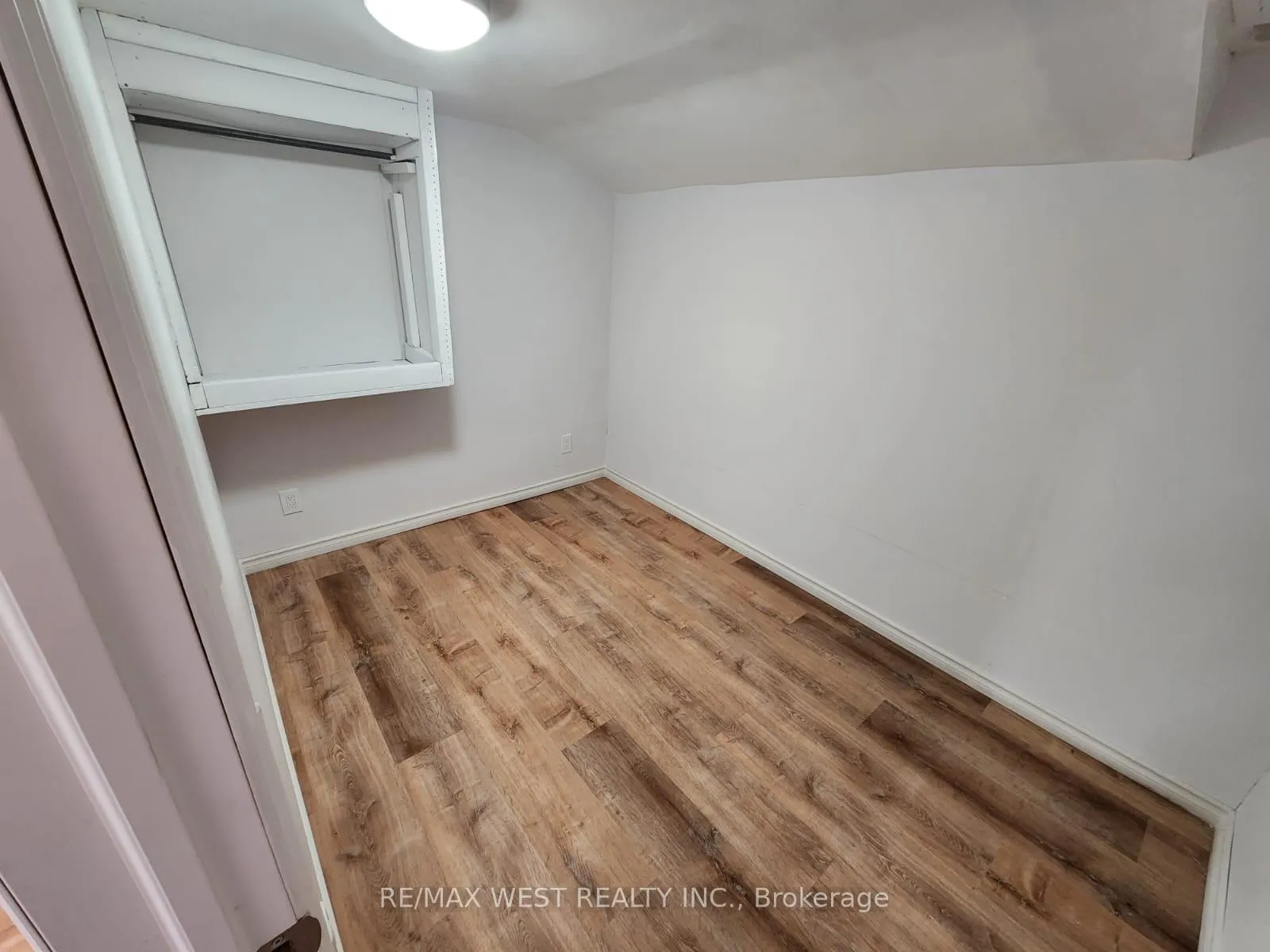 Photo 29 of 10658 Atwater Crescent, Windsor — HOMEH