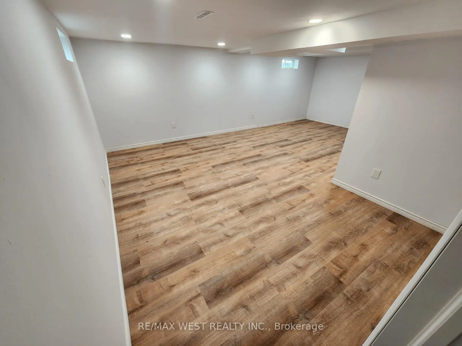 Photo 30 of 10658 Atwater Crescent, Windsor — HOMEH