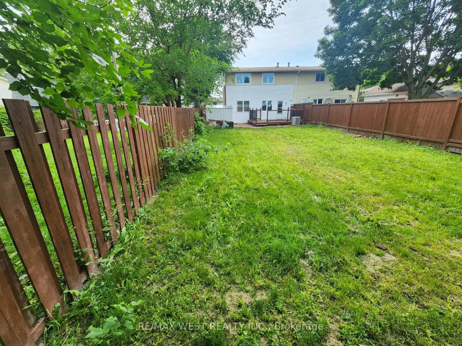 Photo 34 of 10658 Atwater Crescent, Windsor — HOMEH