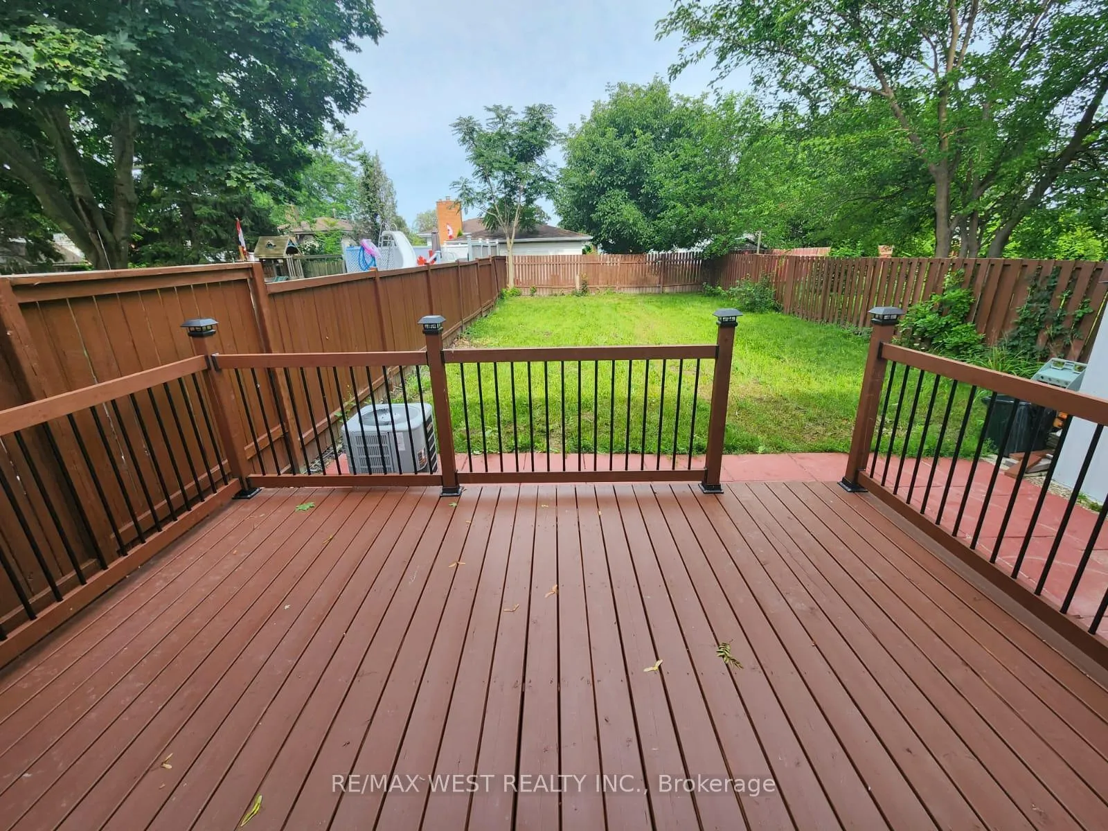 Photo 36 of 10658 Atwater Crescent, Windsor — HOMEH