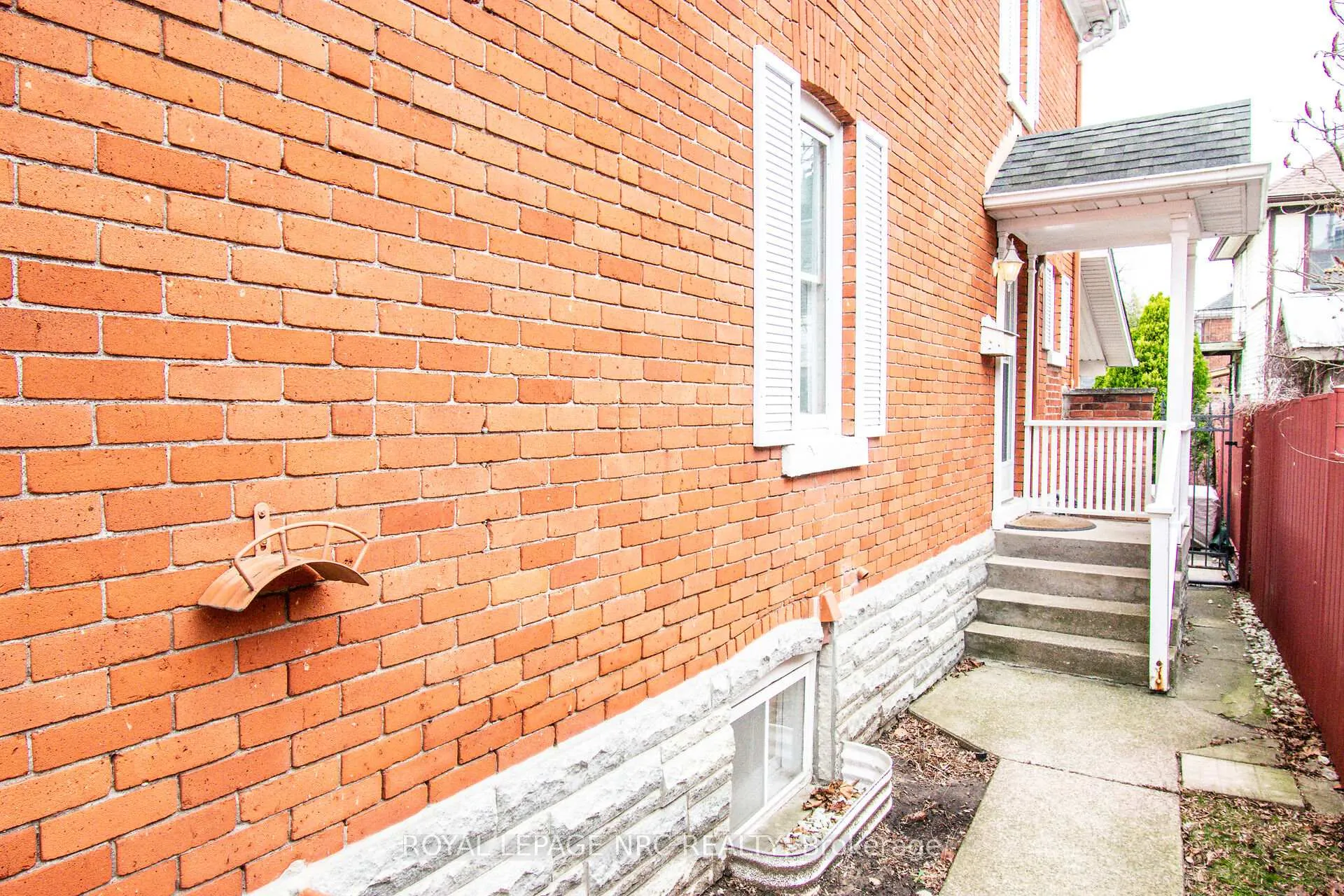 Photo 39 of 111 Lake Street, St. Catharines, Downtown — HOMEH