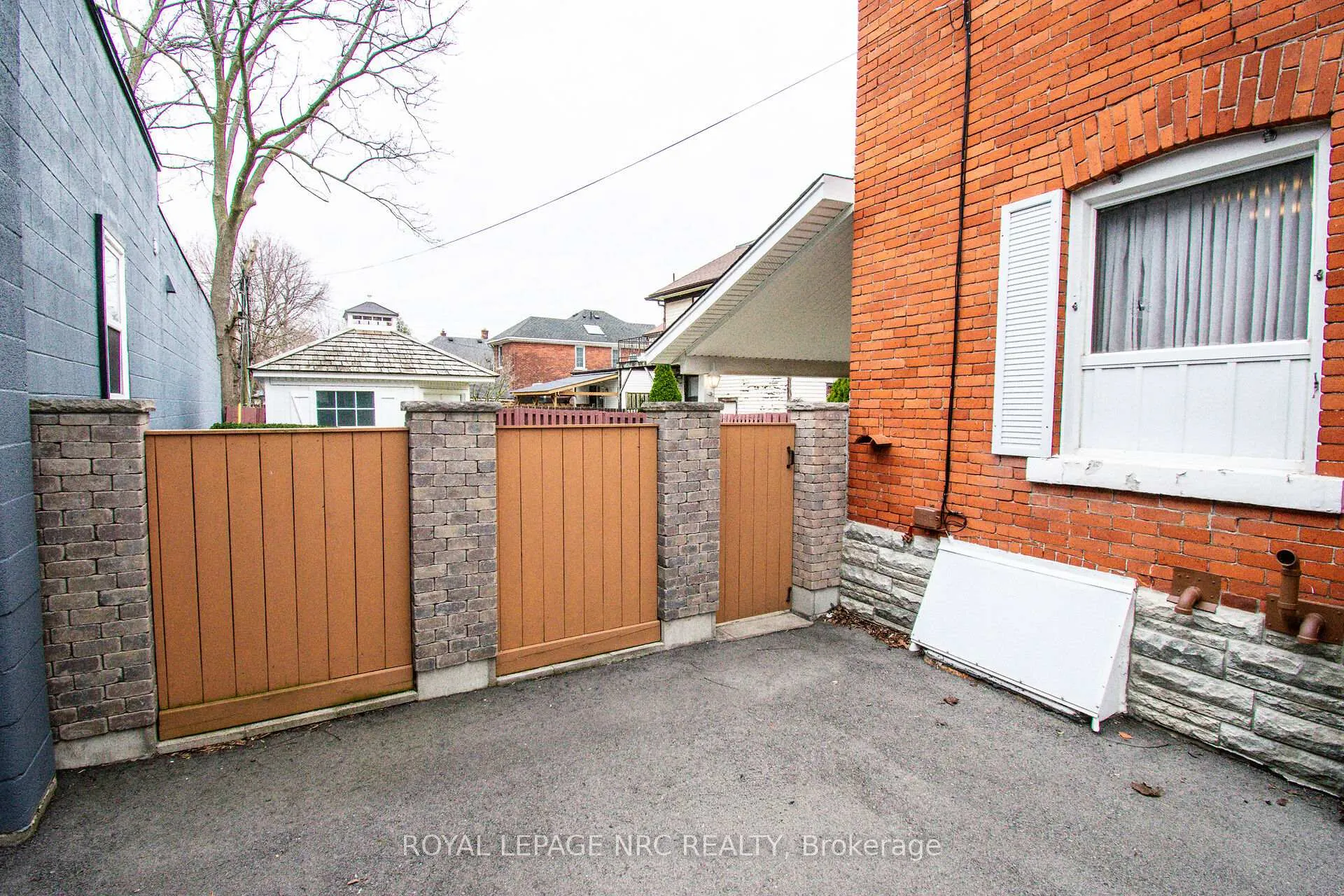 Photo 41 of 111 Lake Street, St. Catharines, Downtown — HOMEH