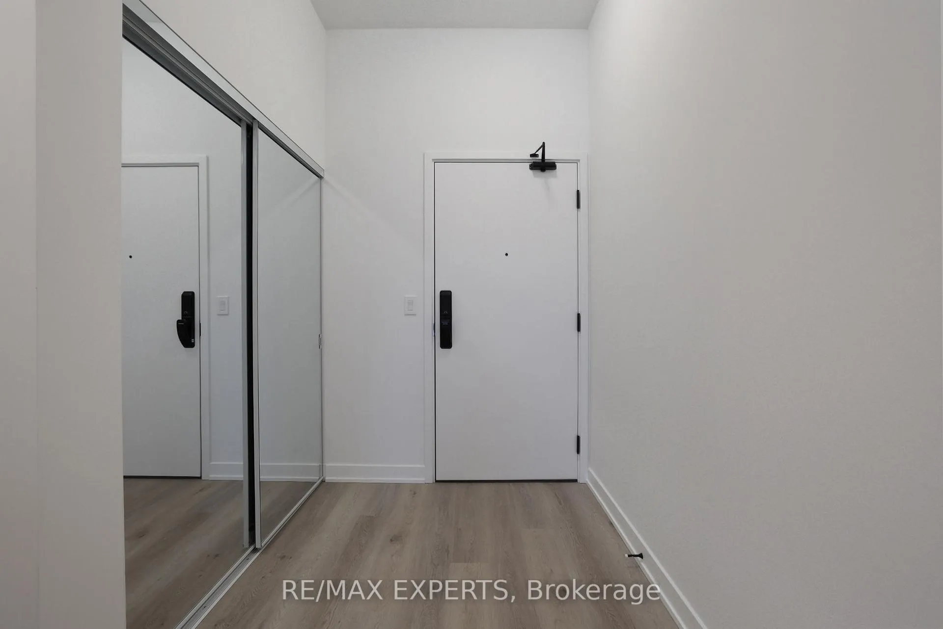 Photo 8 of Unit 204, 2075 Lakeshore Road, Burlington, Brant — HOMEH