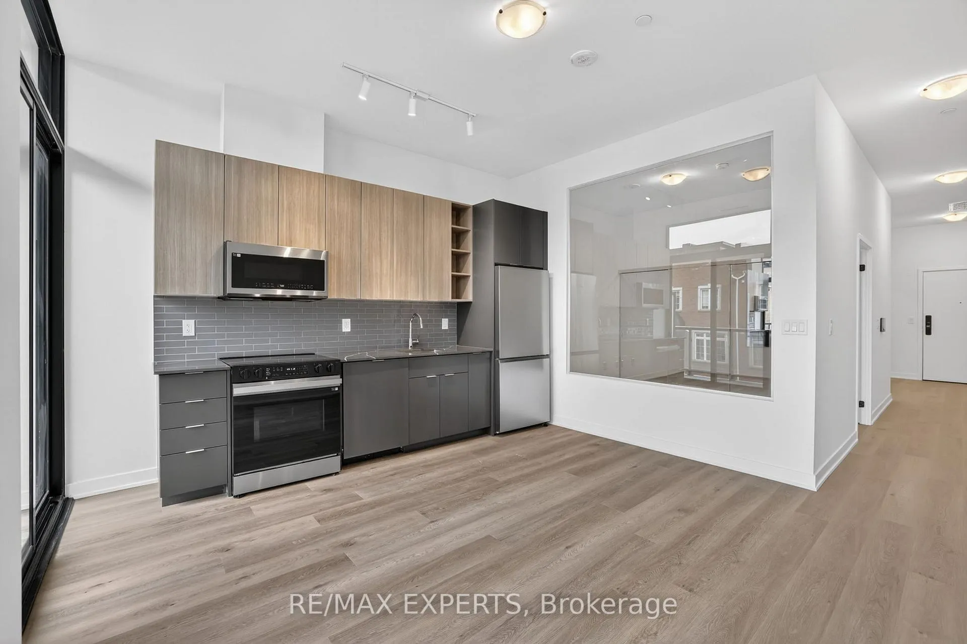 Photo 16 of Unit 204, 2075 Lakeshore Road, Burlington, Brant — HOMEH