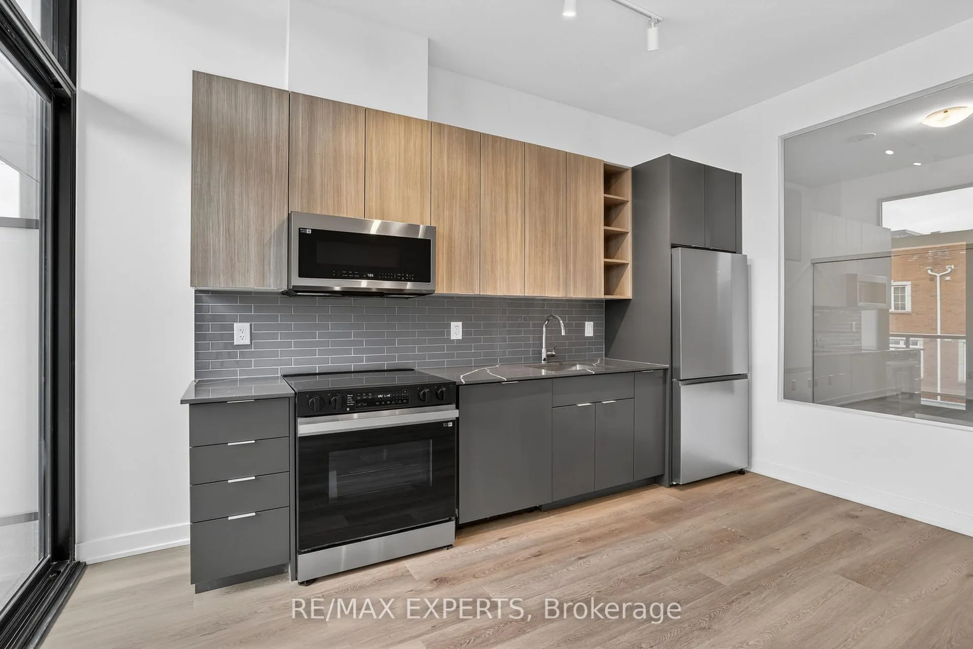 Photo 17 of Unit 204, 2075 Lakeshore Road, Burlington, Brant — HOMEH