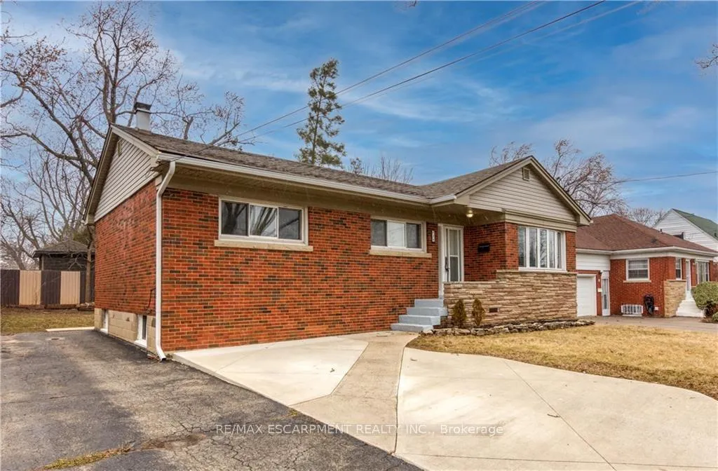 Photo 2 of 39 Bland Avenue, Hamilton, Stoney Creek — HOMEH