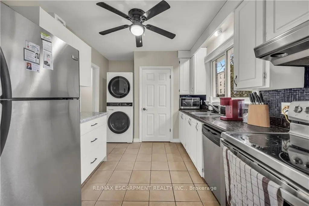Photo 4 of 39 Bland Avenue, Hamilton, Stoney Creek — HOMEH