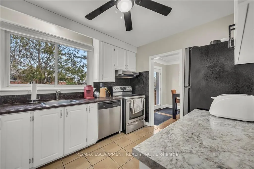 Photo 6 of 39 Bland Avenue, Hamilton, Stoney Creek — HOMEH