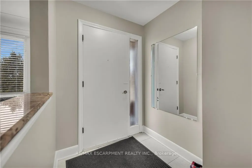 Photo 17 of 39 Bland Avenue, Hamilton, Stoney Creek — HOMEH