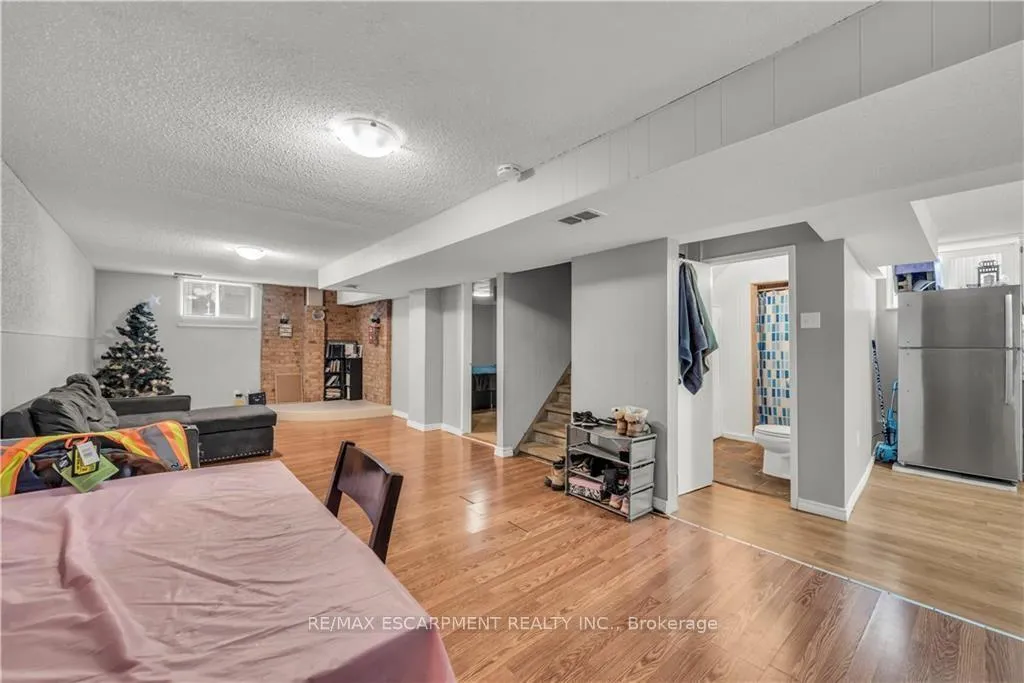 Photo 26 of 39 Bland Avenue, Hamilton, Stoney Creek — HOMEH