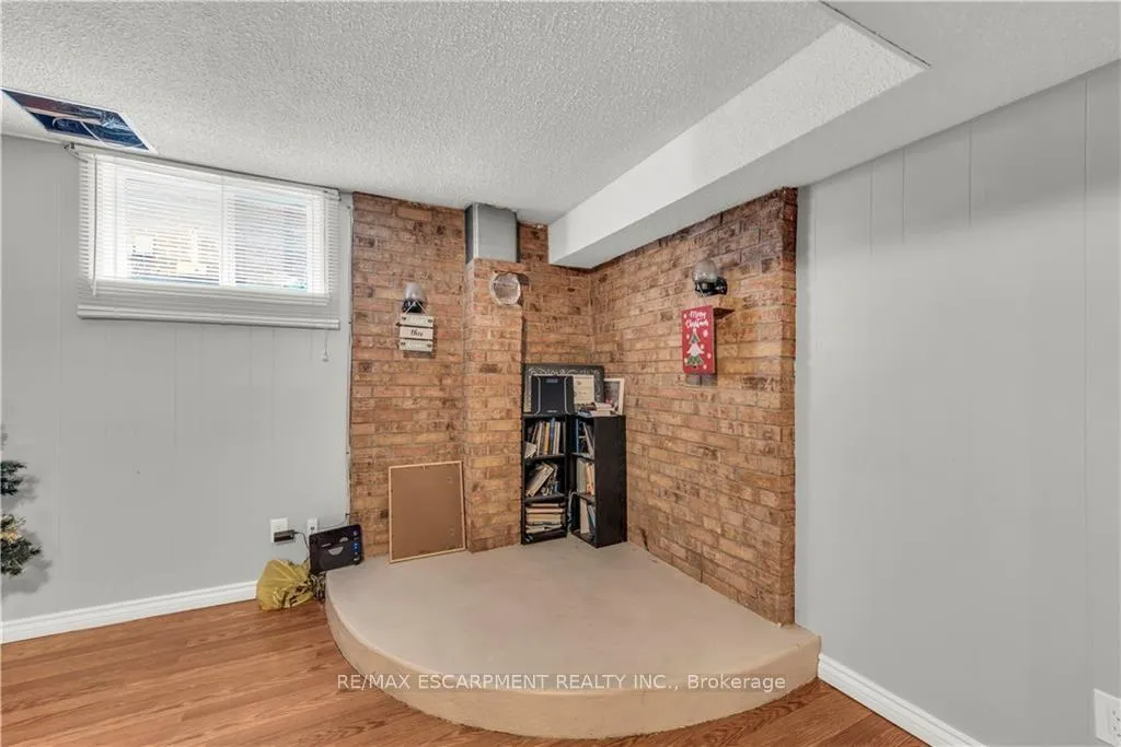 Photo 28 of 39 Bland Avenue, Hamilton, Stoney Creek — HOMEH