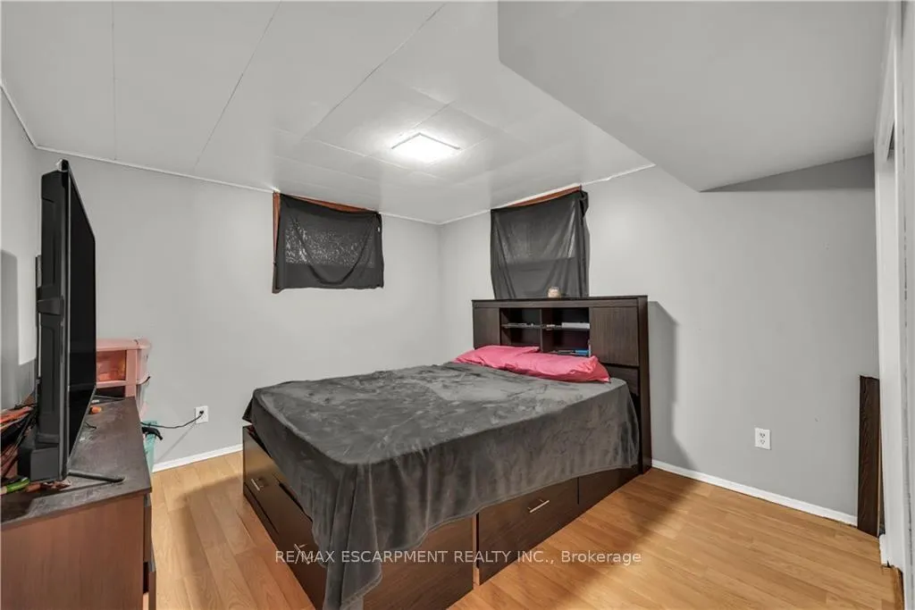 Photo 31 of 39 Bland Avenue, Hamilton, Stoney Creek — HOMEH