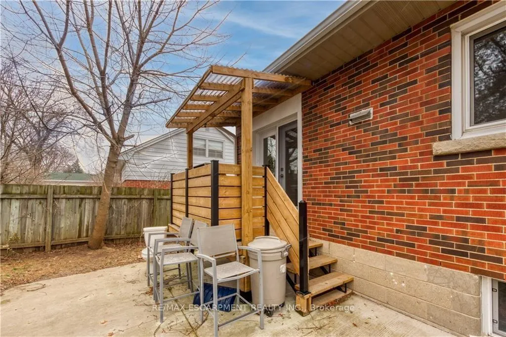 Photo 34 of 39 Bland Avenue, Hamilton, Stoney Creek — HOMEH