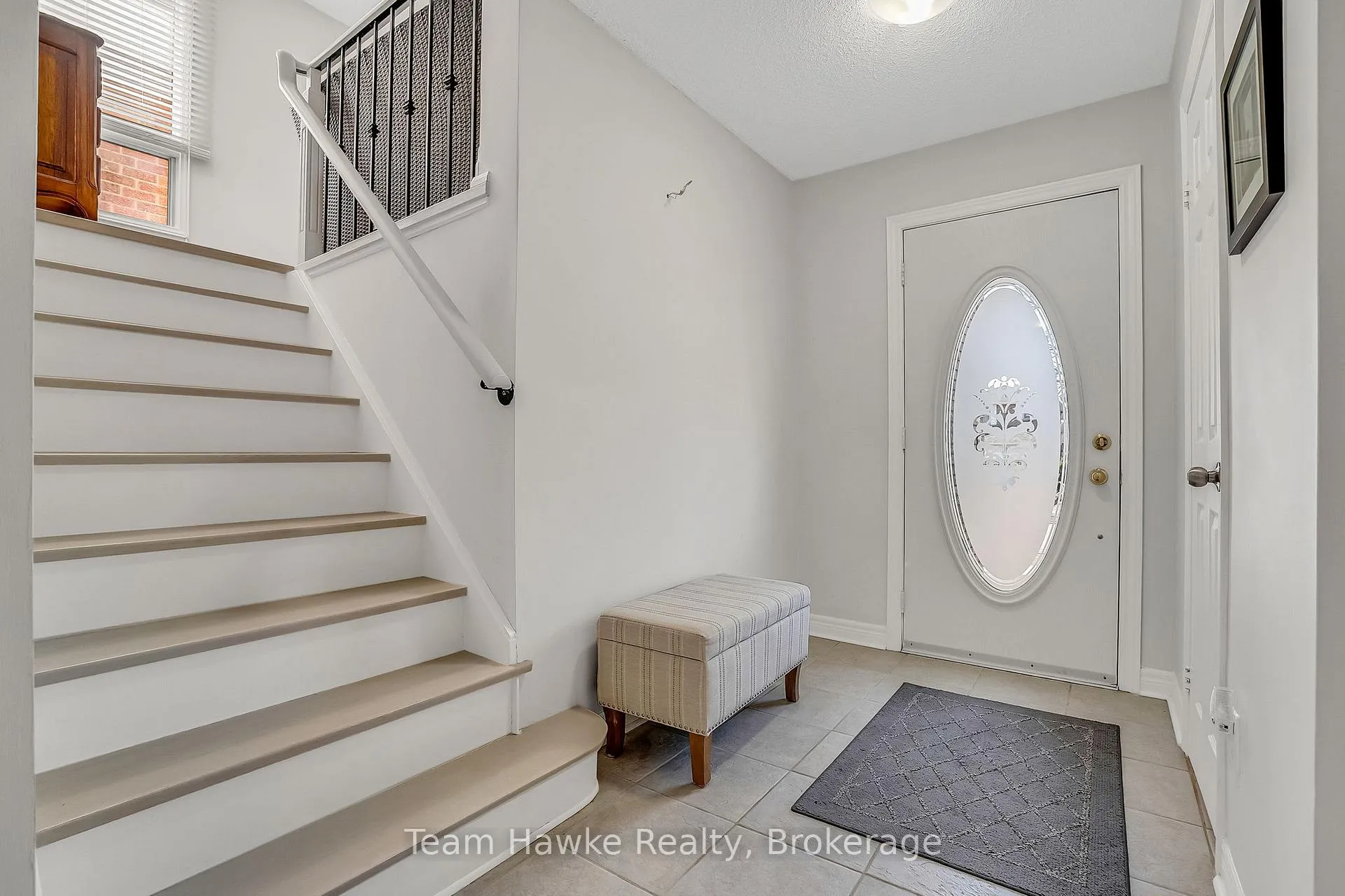 Photo 2 of 15 White Boulevard, Vaughan, Brownridge — HOMEH