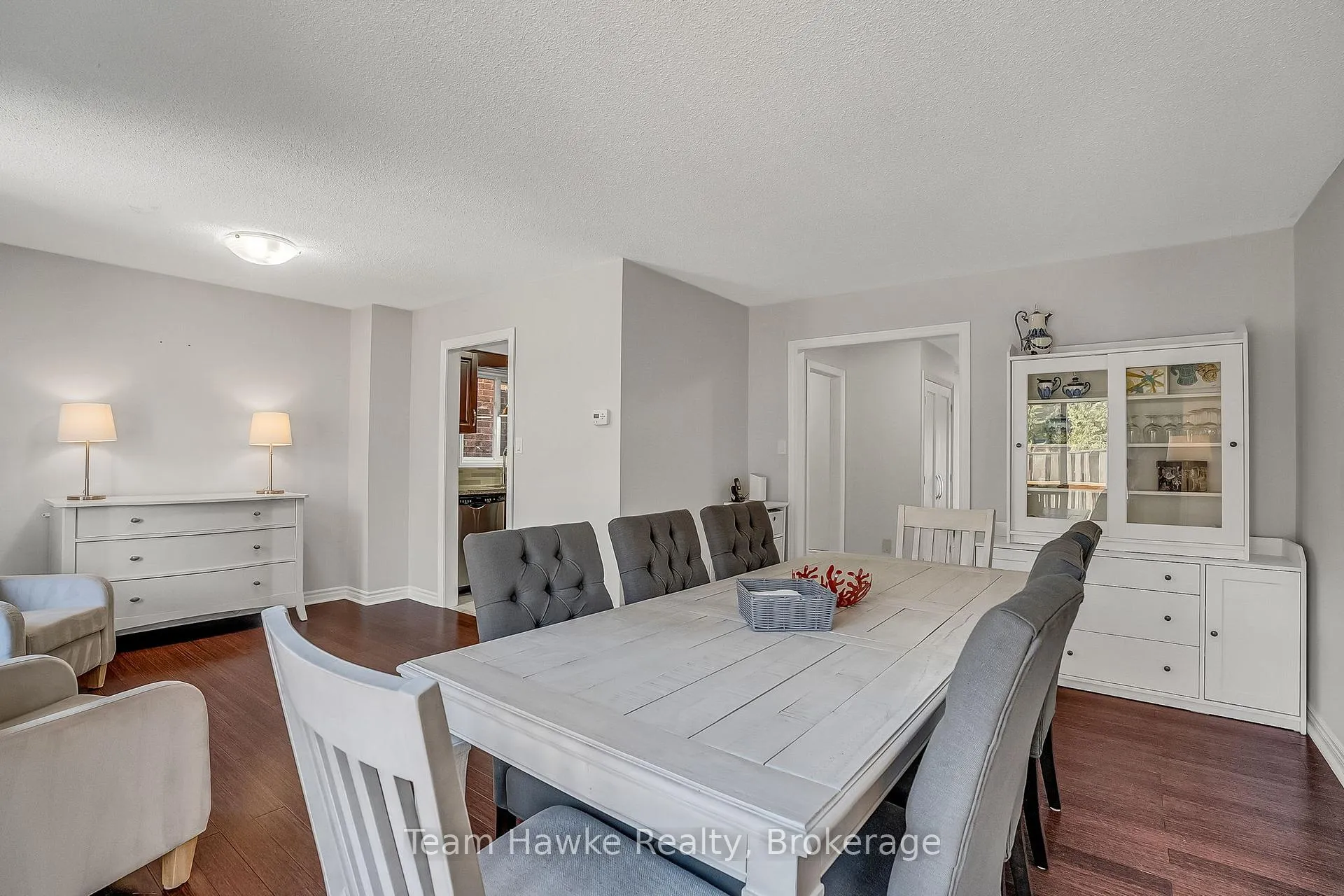 Photo 6 of 15 White Boulevard, Vaughan, Brownridge — HOMEH