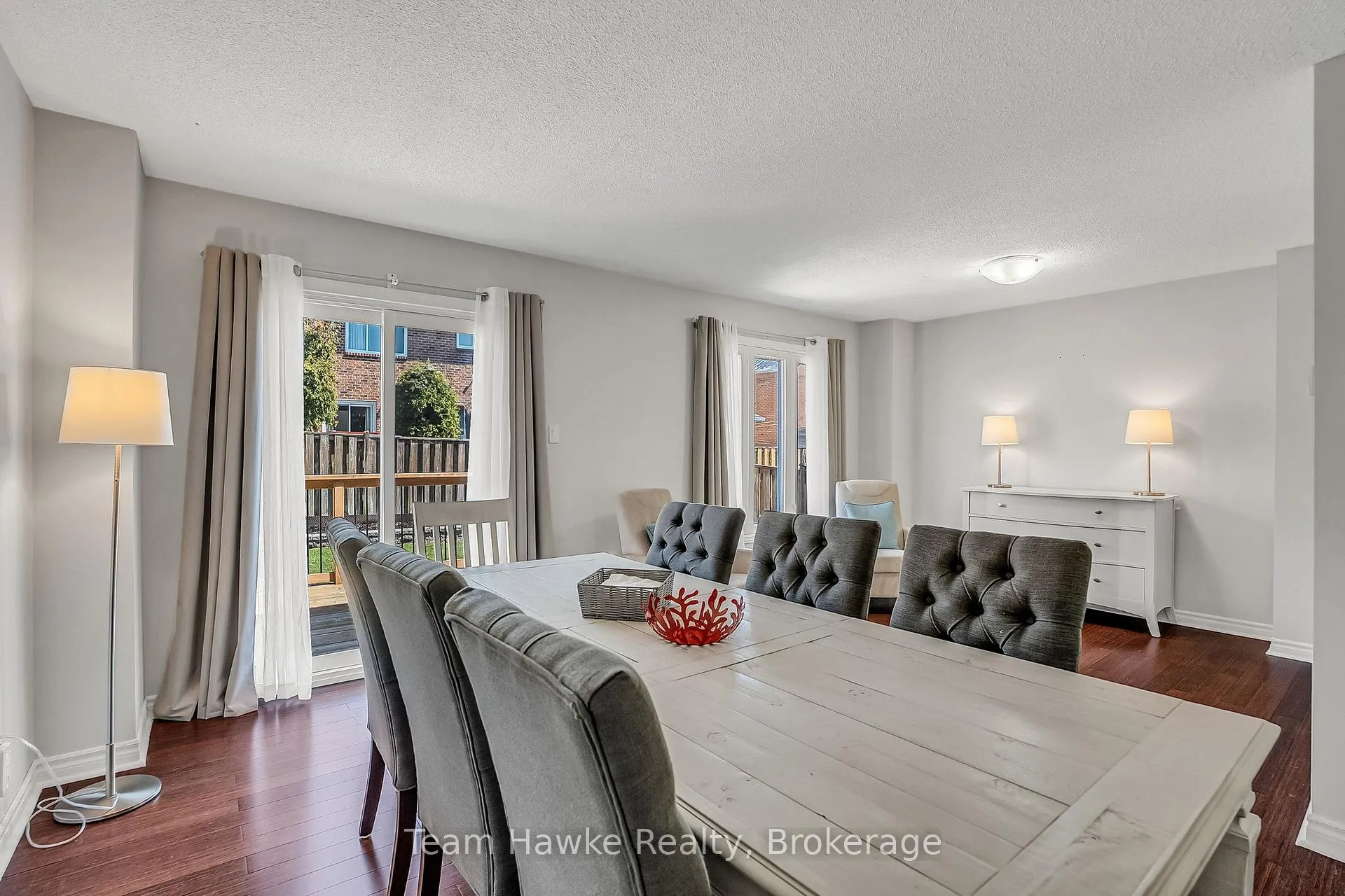 Photo 7 of 15 White Boulevard, Vaughan, Brownridge — HOMEH
