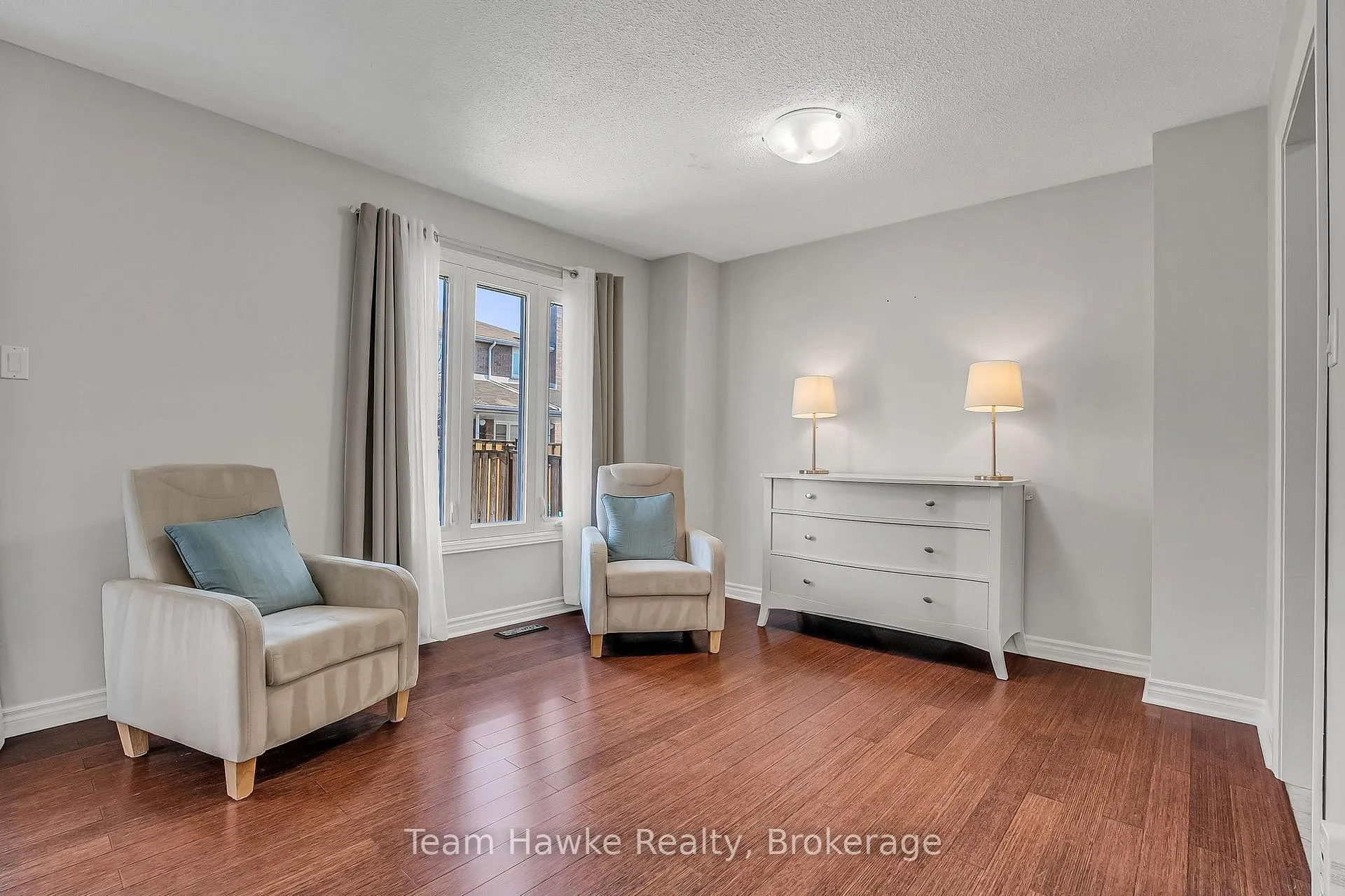 Photo 8 of 15 White Boulevard, Vaughan, Brownridge — HOMEH