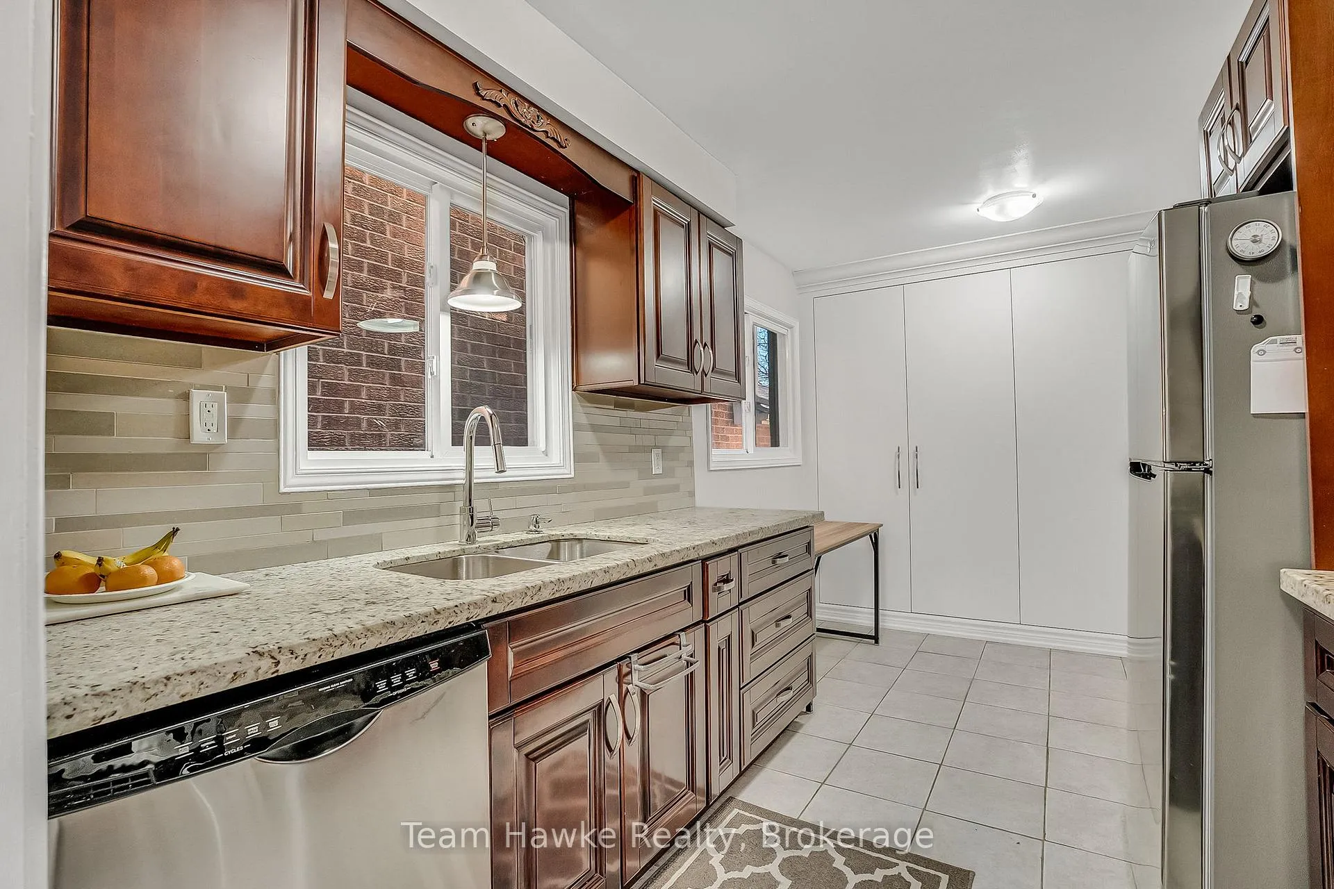 Photo 9 of 15 White Boulevard, Vaughan, Brownridge — HOMEH