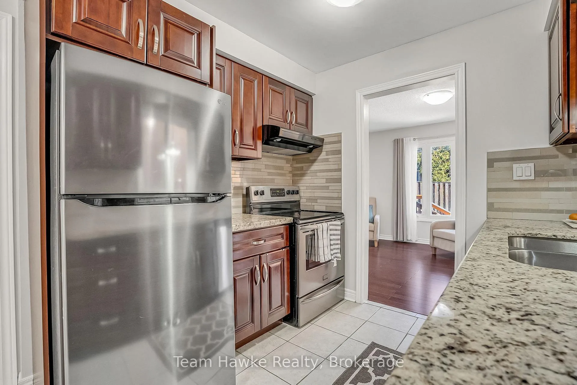 Photo 10 of 15 White Boulevard, Vaughan, Brownridge — HOMEH