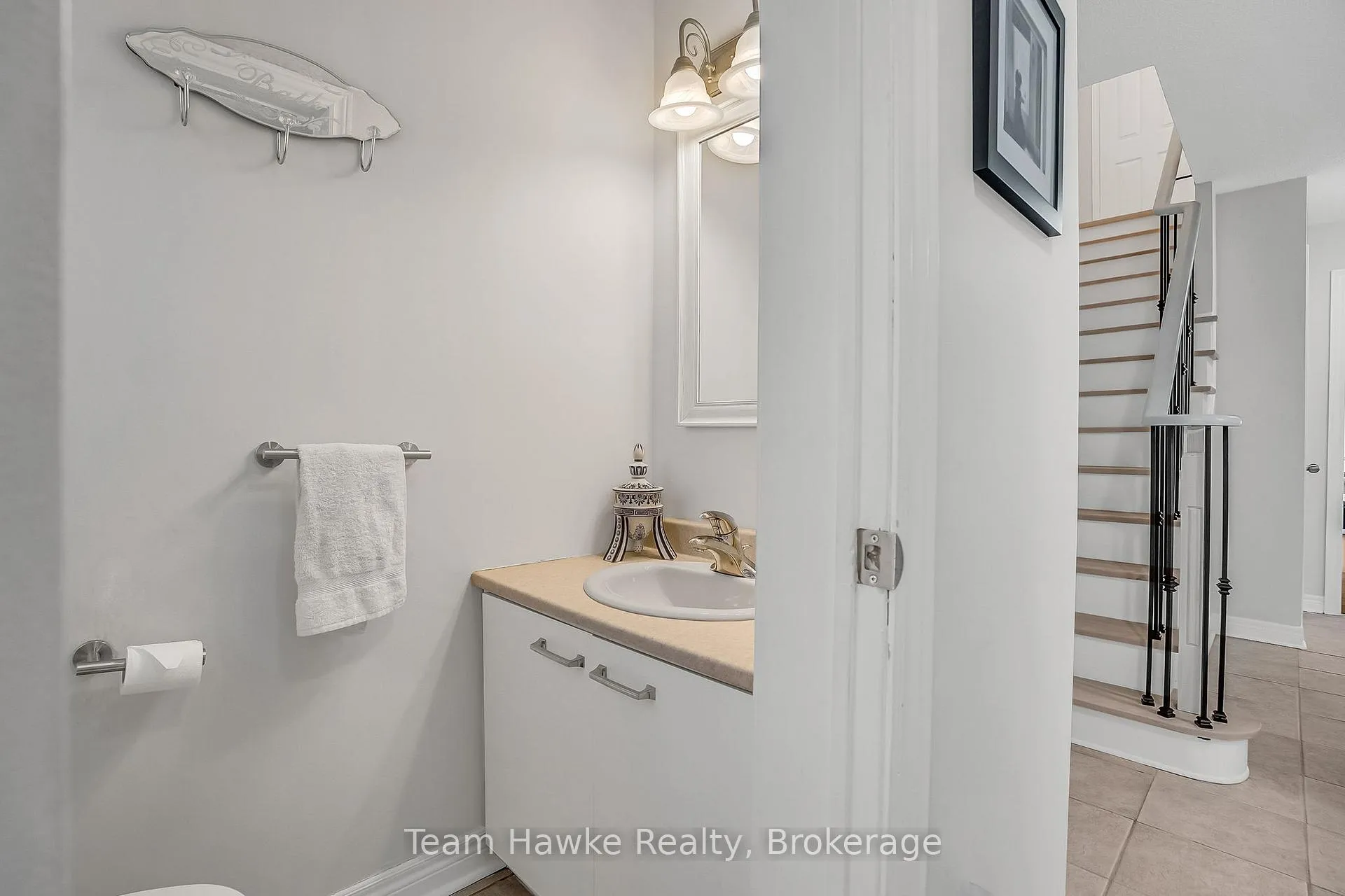 Photo 12 of 15 White Boulevard, Vaughan, Brownridge — HOMEH